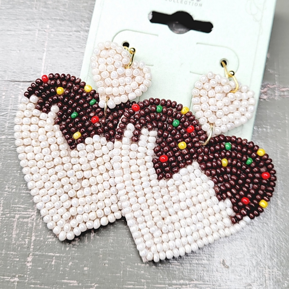 WHITE HEART SEED BEAD EARRINGS